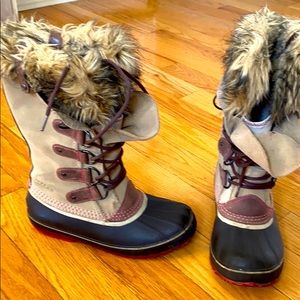 Joan of Arc sorrels with pink stitching